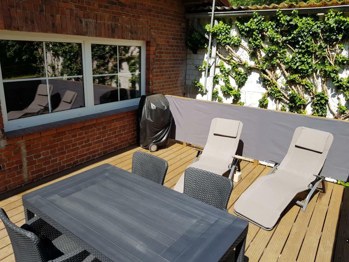 Große, helle Ferienwohnung mit 2 Balkonen auf dem Bauernhof in der Lüneburger Heide Oetzen Exterior foto